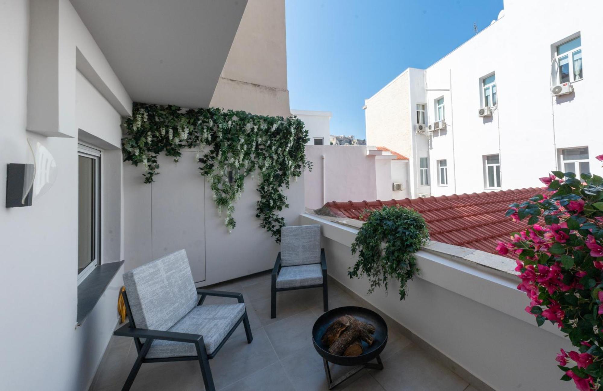 Derouse Eva Suite Jacuzzi & Sauna Athens Ngoại thất bức ảnh